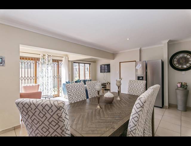 3 BEDROOM DUPLEX TO LET IN RADIOKOP